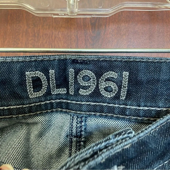 DL1961 Betty Cropped Jeans Dark Wash Size 29 - Picture 5 of 10